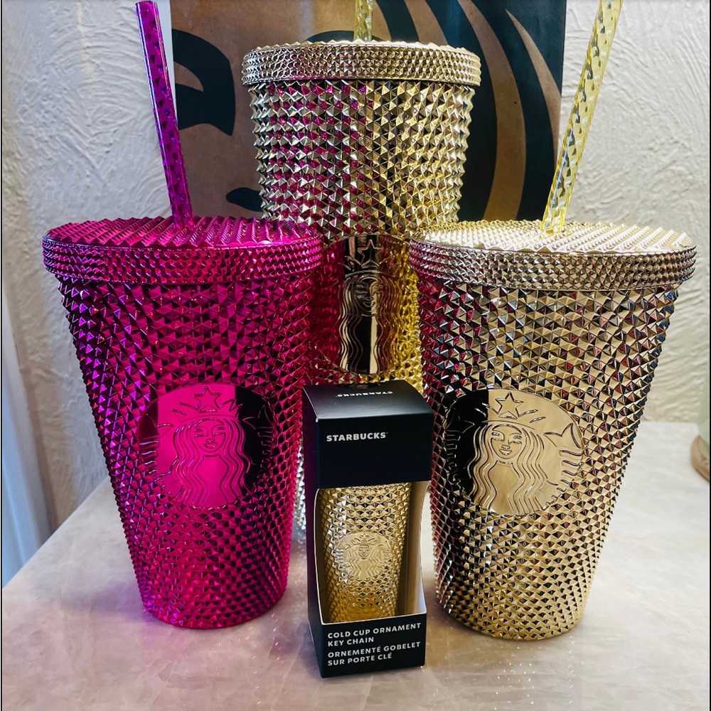 Starbucks holiday 2022 cold cups